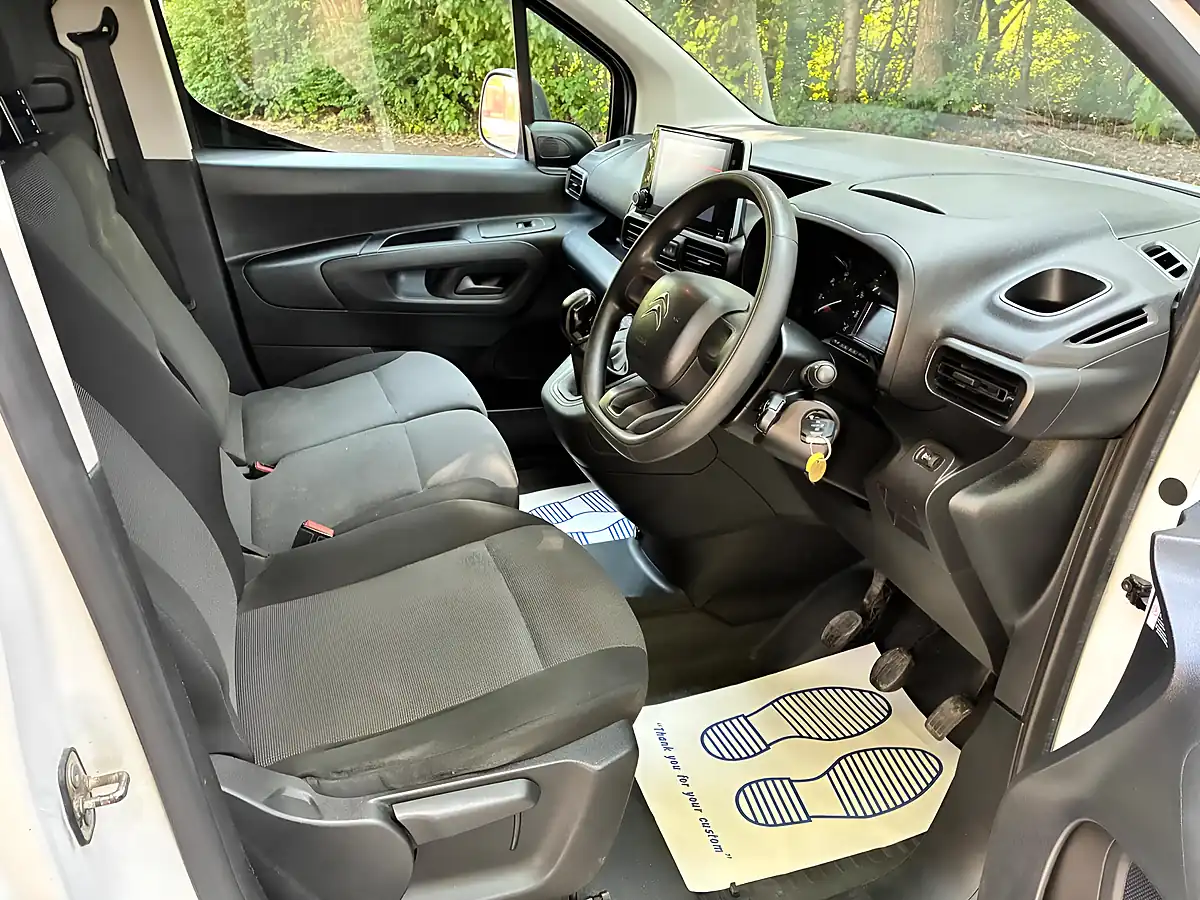 Used 2020 Citroen Berlingo Enterprise M White - Interior and Exterior details 13