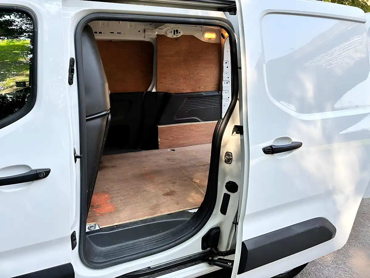 Used 2020 Citroen Berlingo Enterprise M White - Interior and Exterior details 18
