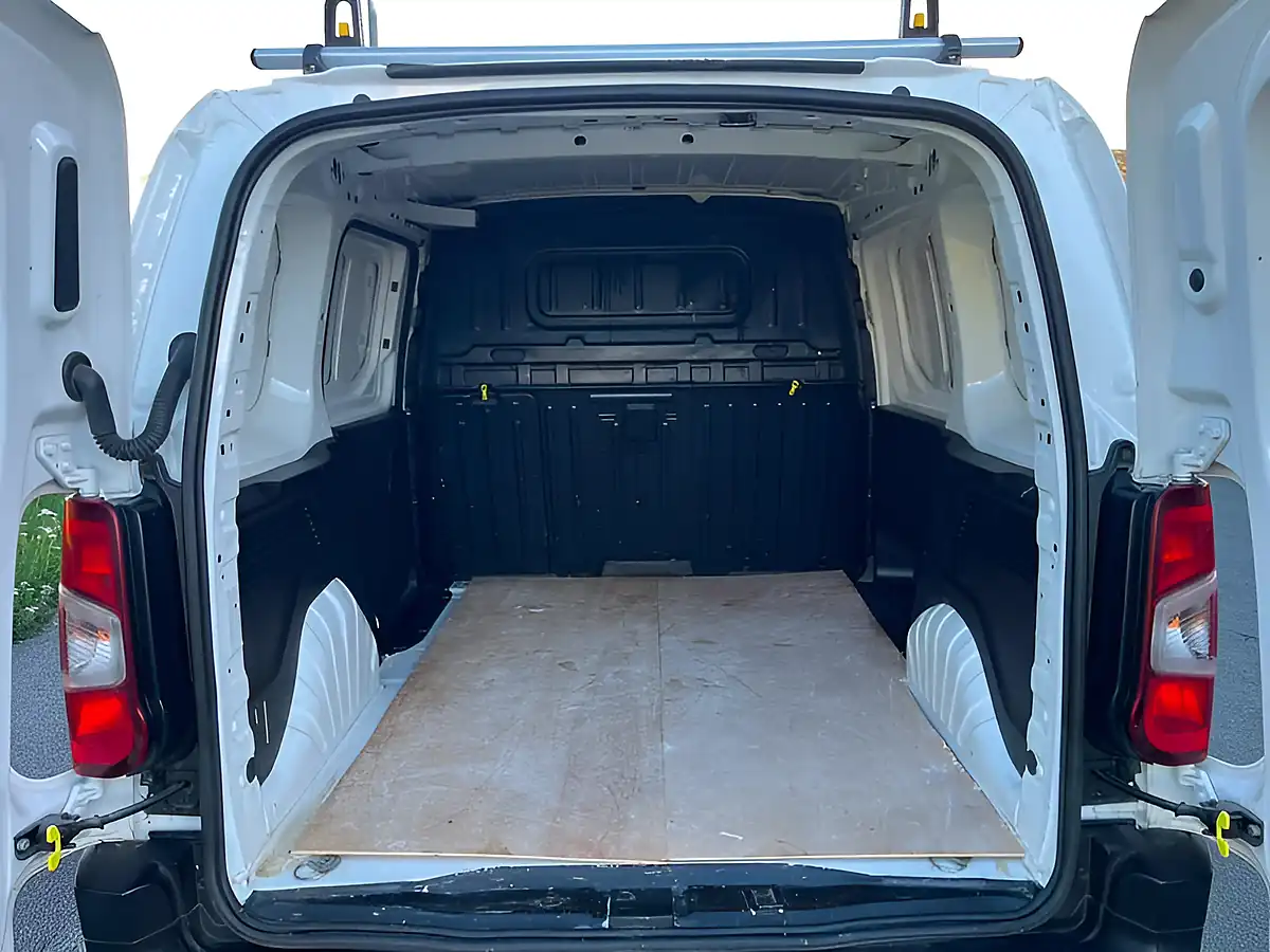 Used 2020 Citroen Berlingo Enterprise M White - Interior and Exterior details 11