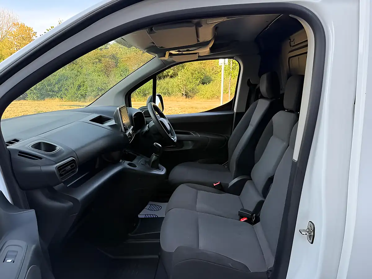 Used 2020 Citroen Berlingo Enterprise M White - Interior and Exterior details 6