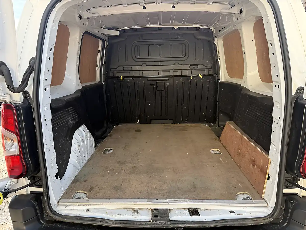 Used 2020 Citroen Berlingo Enterprise M White - Interior and Exterior details 15