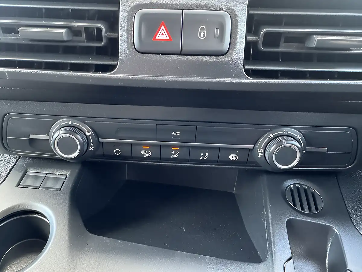 Used 2020 Citroen Berlingo Enterprise White - Interior and Exterior details 17