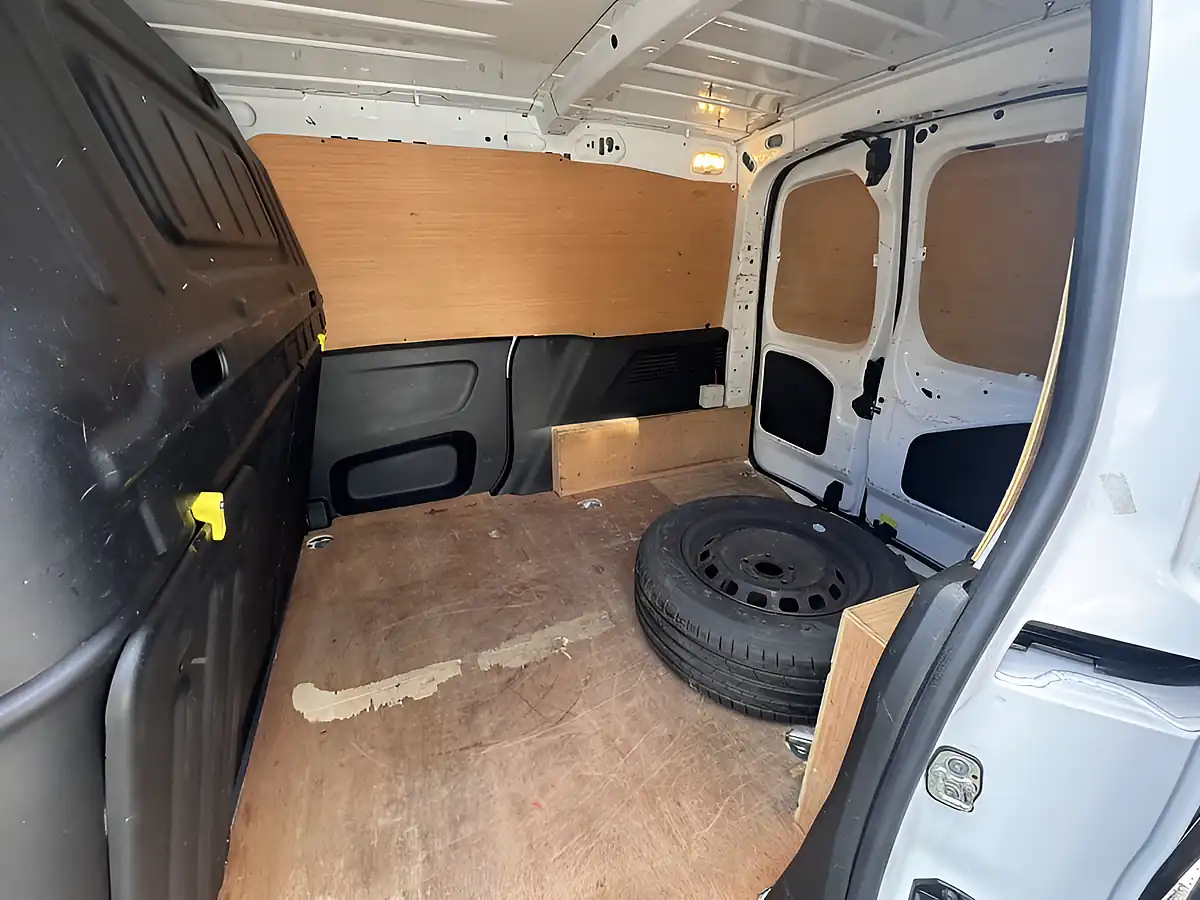 Used 2020 Citroen Berlingo Enterprise White - Interior and Exterior details 6