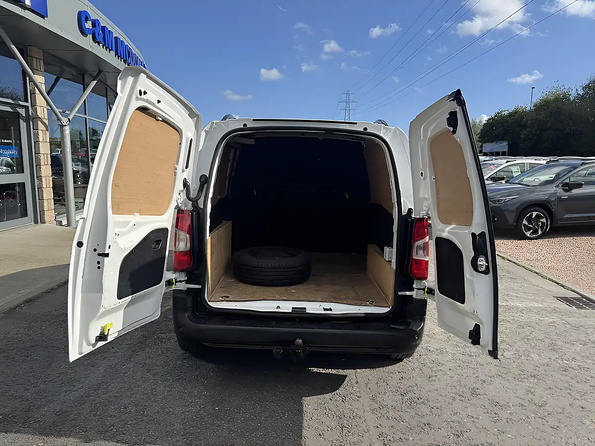 Used 2020 Citroen Berlingo Enterprise White - Interior and Exterior details 9