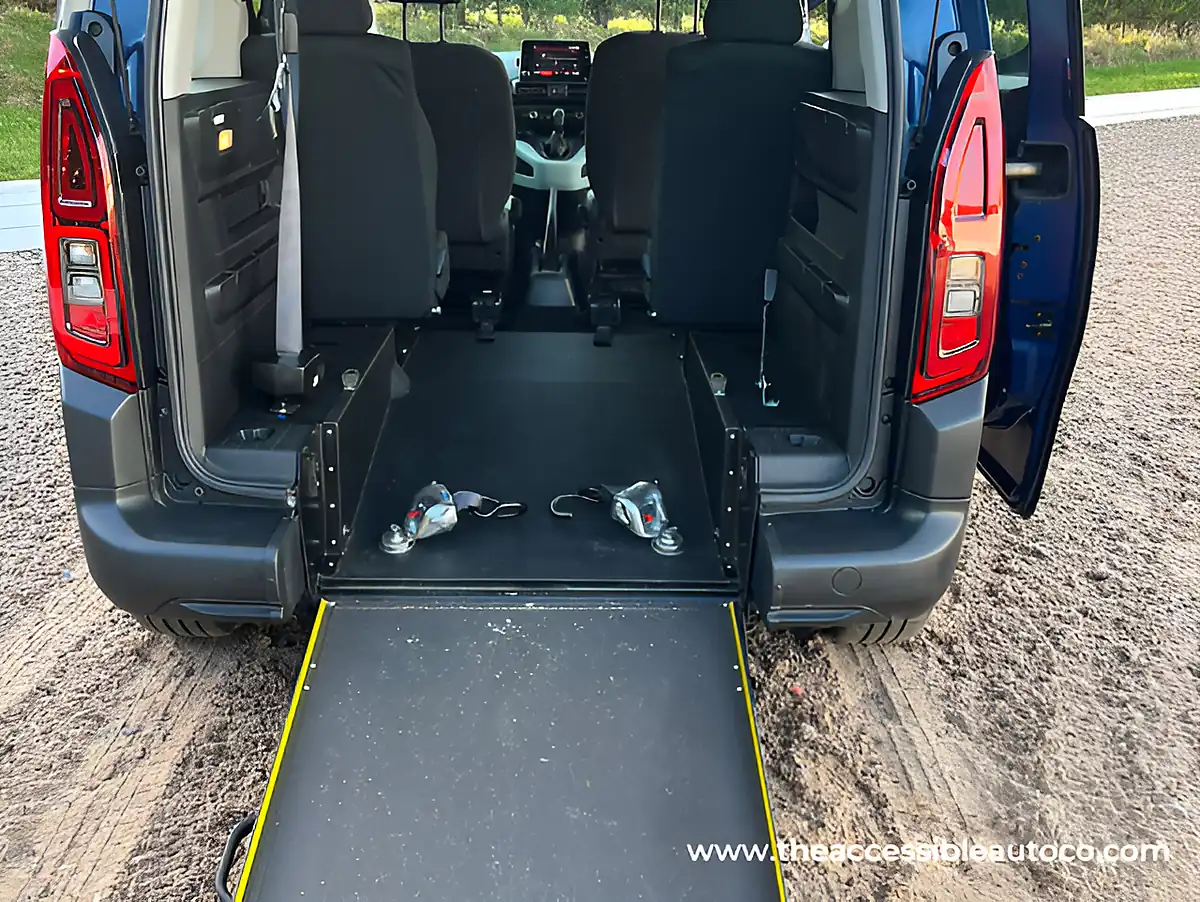 Used 2020 Citroen Berlingo Feel Blue - Interior and Exterior details 10