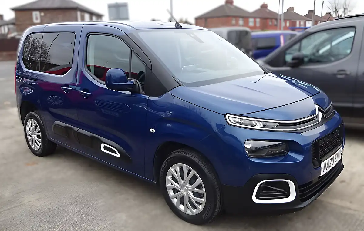 Used 2020 Citroen Berlingo Feel Blue - Interior and Exterior details 15