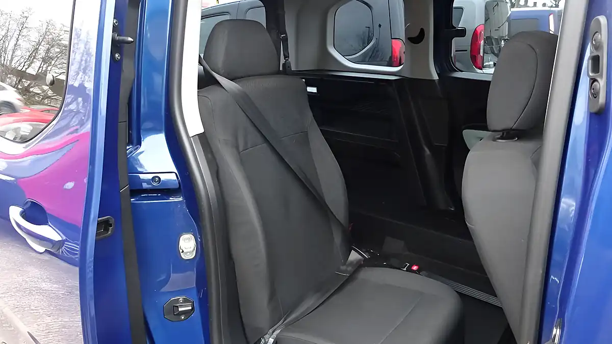 Used 2020 Citroen Berlingo Feel Blue - Interior and Exterior details 18