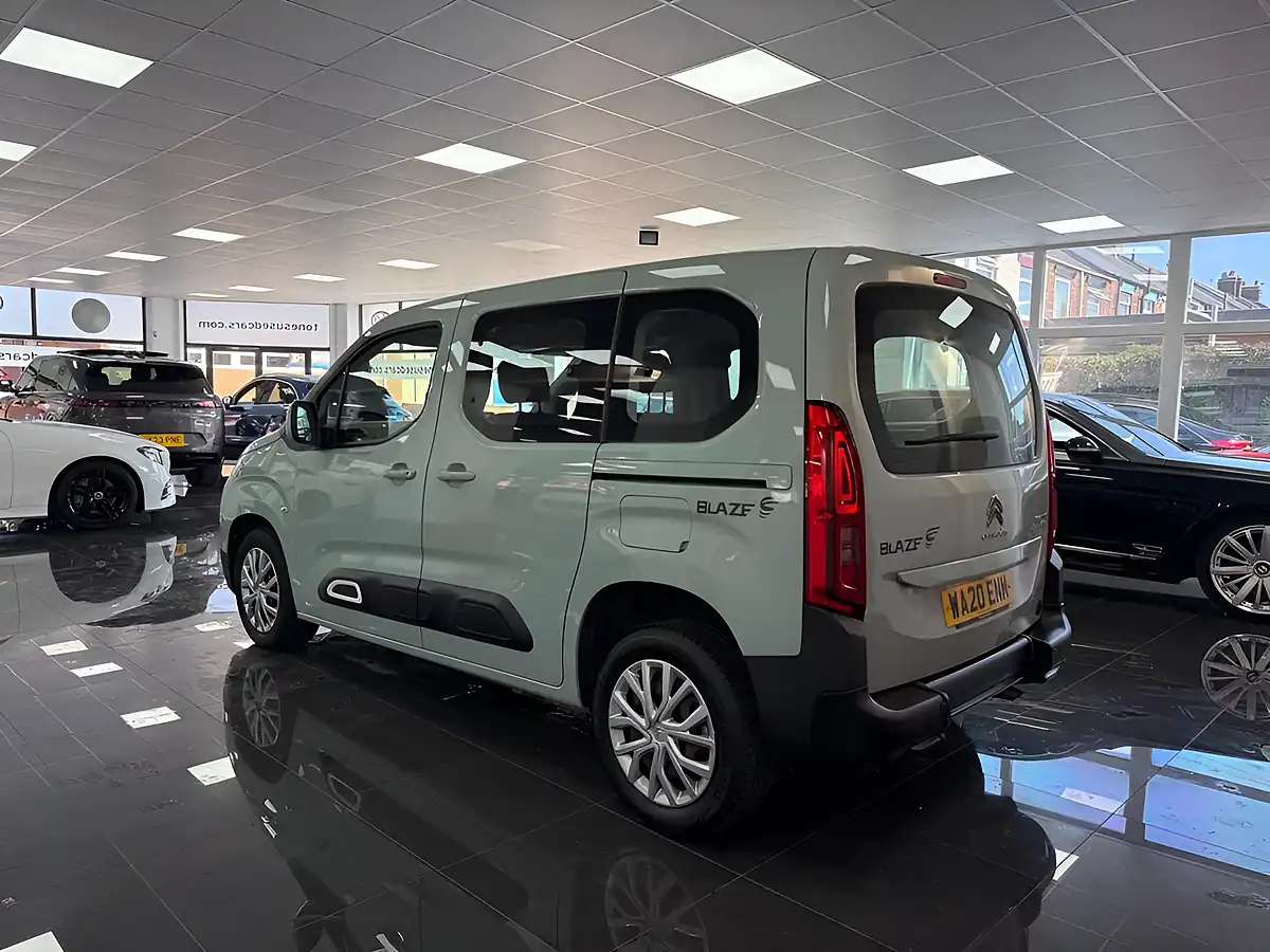 Used 2020 Citroen Berlingo Feel M Green - Interior and Exterior details 11