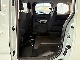 Used 2020 Citroen Berlingo Feel M Green - Interior and Exterior details 12