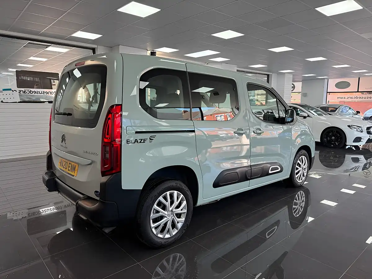 Used 2020 Citroen Berlingo Feel M Green - Interior and Exterior details 2