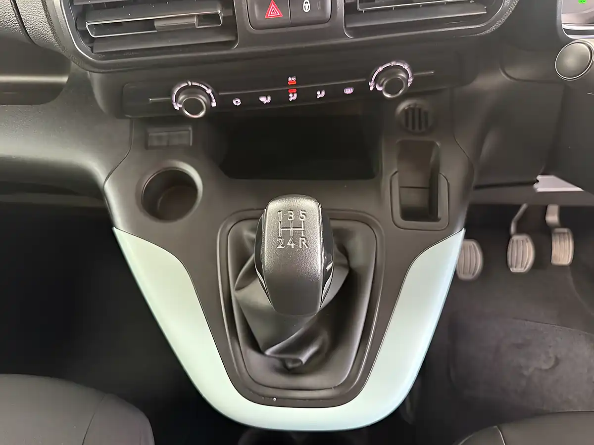 Used 2020 Citroen Berlingo Feel M Green - Interior and Exterior details 20
