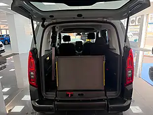 Used 2020 Citroen Berlingo Feel M Green - Interior and Exterior details 7