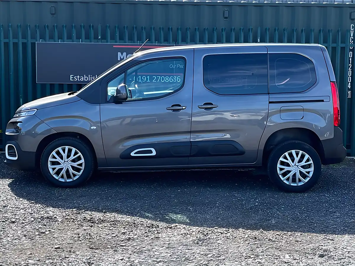Used 2020 Citroen Berlingo Feel M S/S Grey - Interior and Exterior details 3