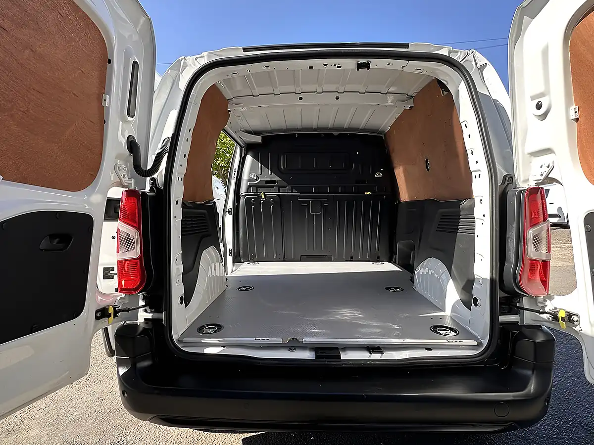 Used 2020 Citroen Berlingo Worker M Panel Van White - Interior and Exterior details 10