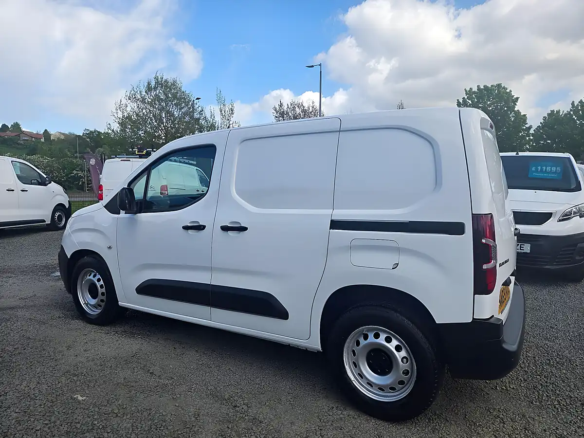 Used 2020 Citroen Berlingo Worker M Swb White - Interior and Exterior details 13