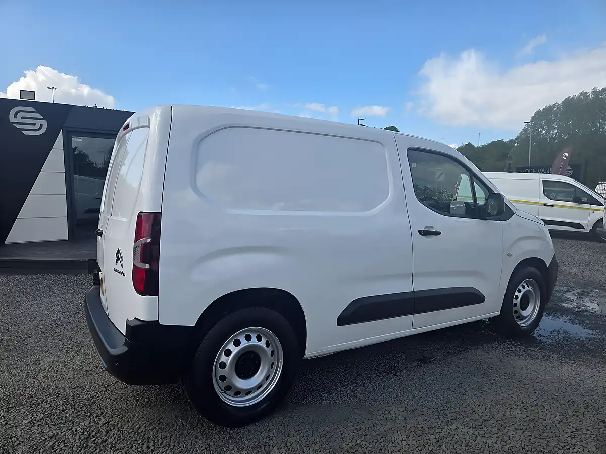 Used 2020 Citroen Berlingo Worker M Swb White - Interior and Exterior details 4