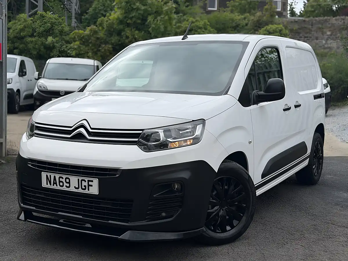 Used 2020 Citroen Berlingo Worker M White - Interior and Exterior details 19
