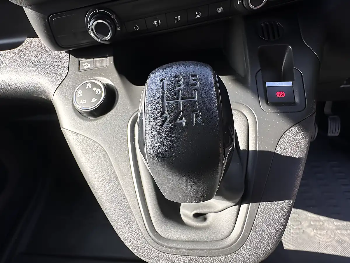 Used 2020 Citroen Berlingo Worker M White - Interior and Exterior details 18