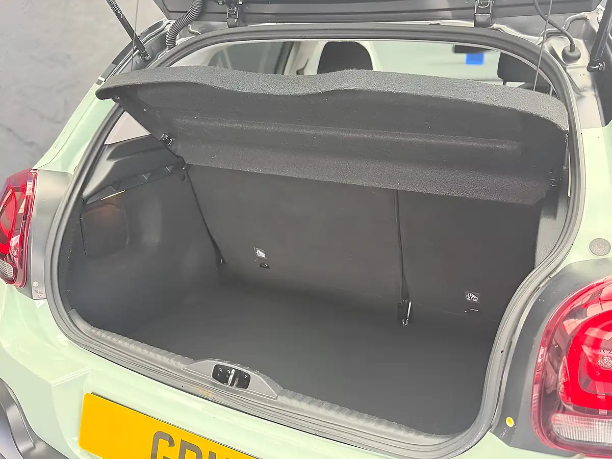 Used 2020 Citroen C3 Flair Plus Green - Interior and Exterior details 18
