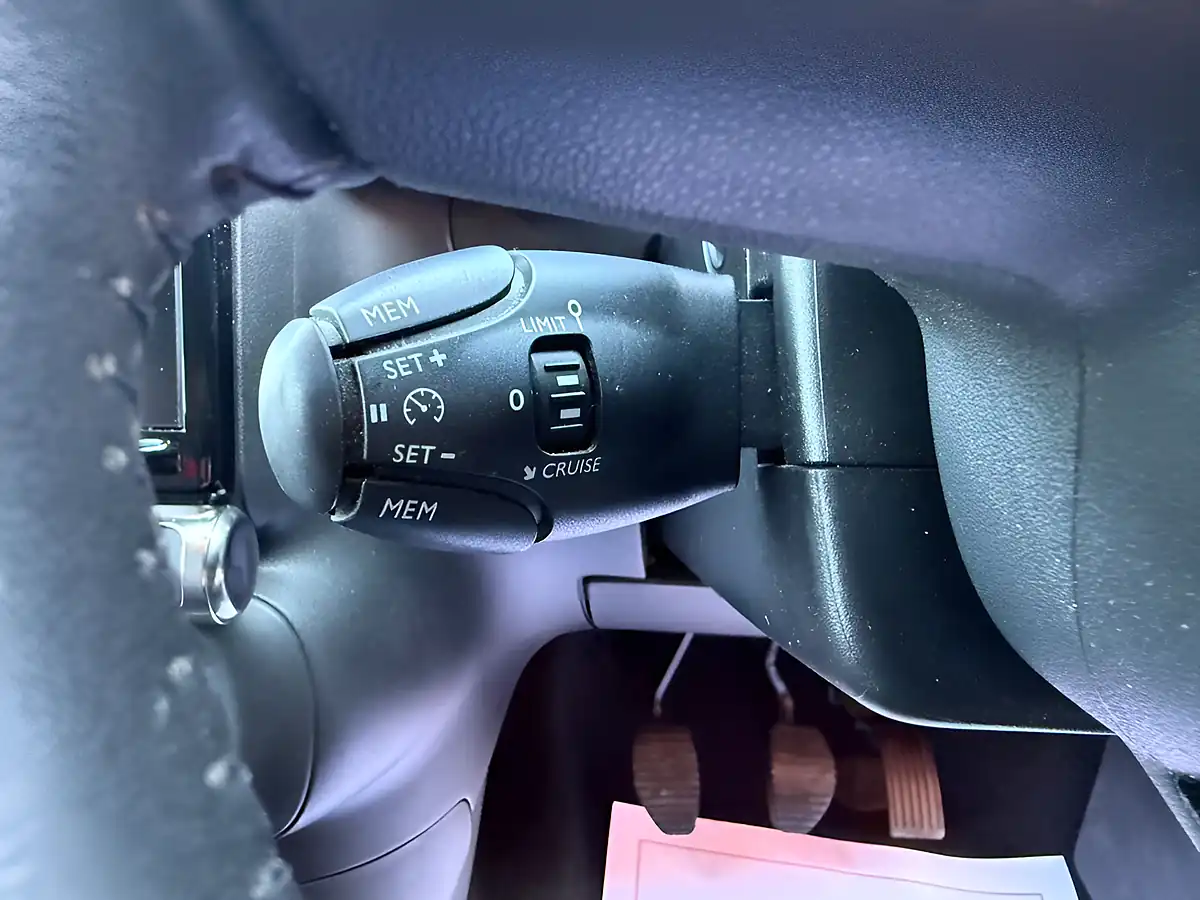 Used 2020 Citroen C3 Flair Plus Perla Nera Black - Interior and Exterior details 16