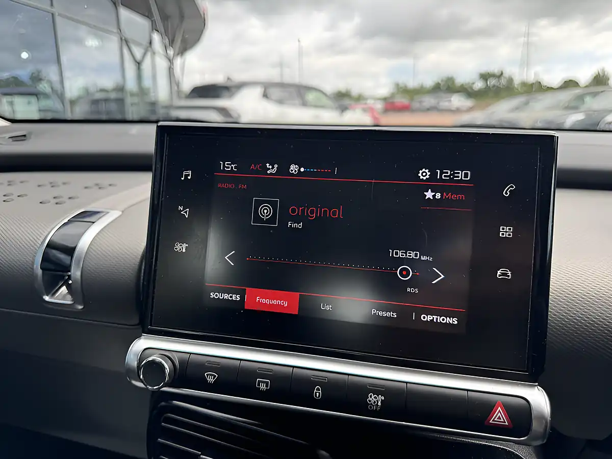 Used 2020 Citroen C4 Cactus Feel Grey - Interior and Exterior details 15