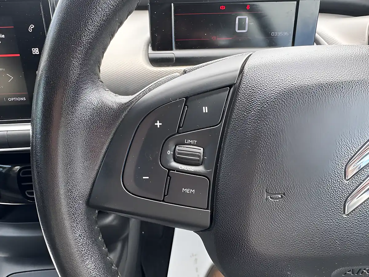 Used 2020 Citroen C4 Cactus Feel Grey - Interior and Exterior details 18