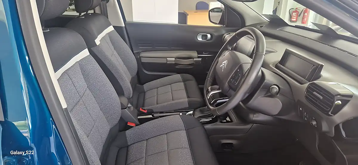 Used 2020 Citroen C4 Cactus Flair Blue - Interior and Exterior details 11