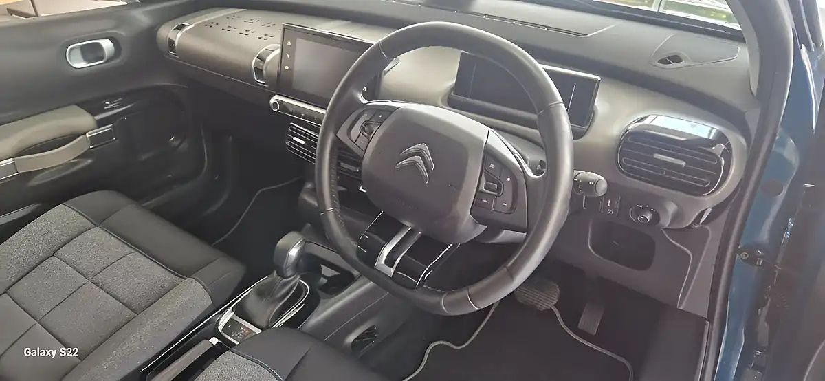 Used 2020 Citroen C4 Cactus Flair Blue - Interior and Exterior details 13