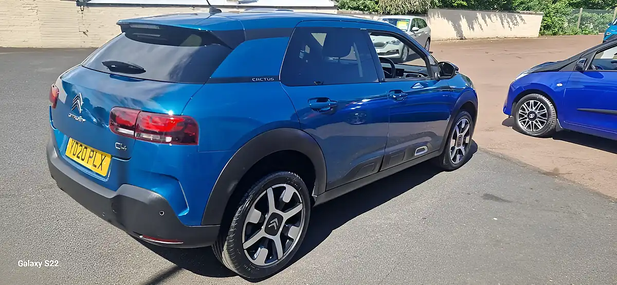 Used 2020 Citroen C4 Cactus Flair Blue - Interior and Exterior details 17