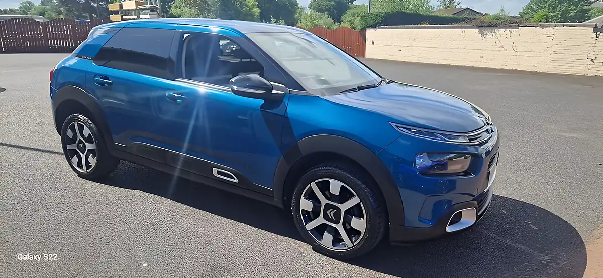 Used 2020 Citroen C4 Cactus Flair Blue - Interior and Exterior details 4