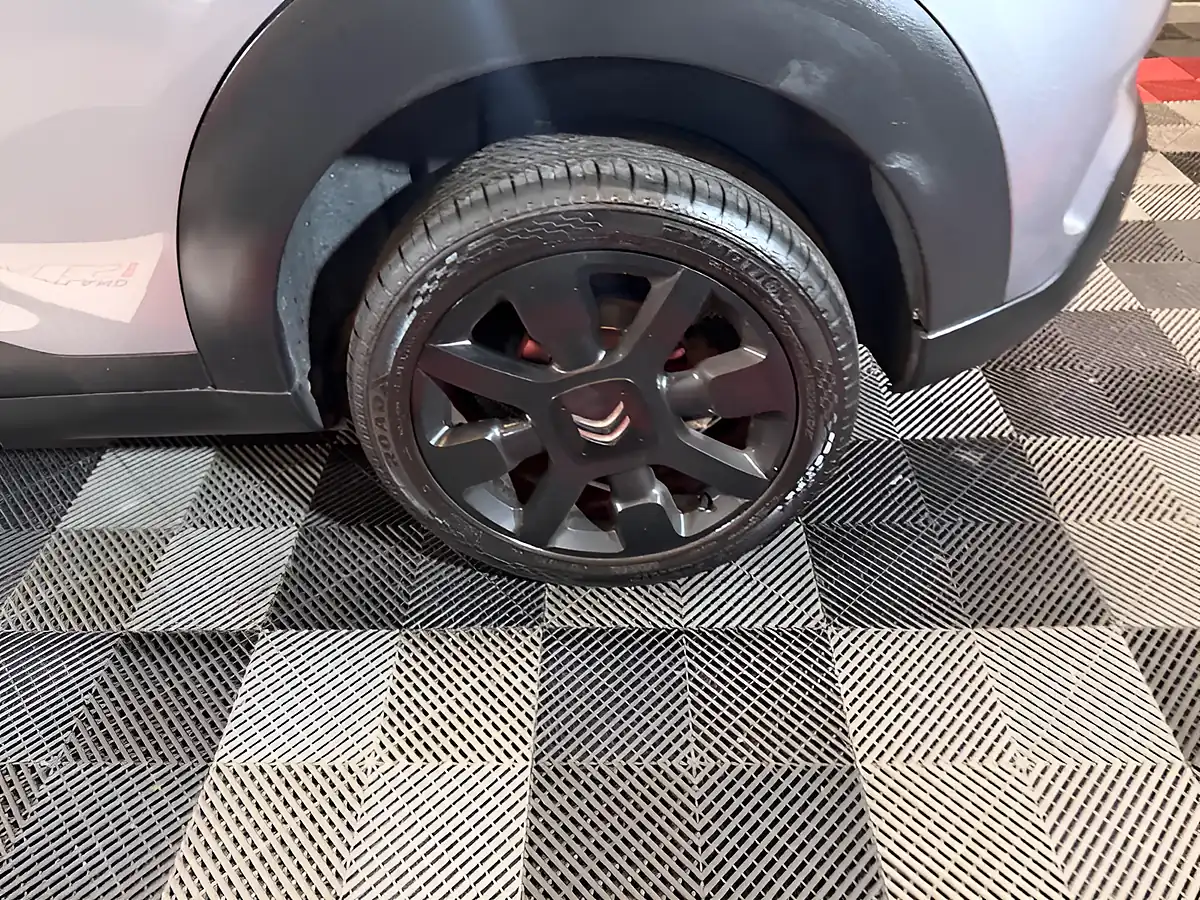 Used 2020 Citroen C4 Cactus Flair Grey - Interior and Exterior details 15
