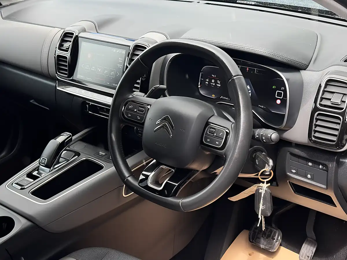 Used 2020 Citroen C5 Aircross Flair Blue - Interior and Exterior details 14