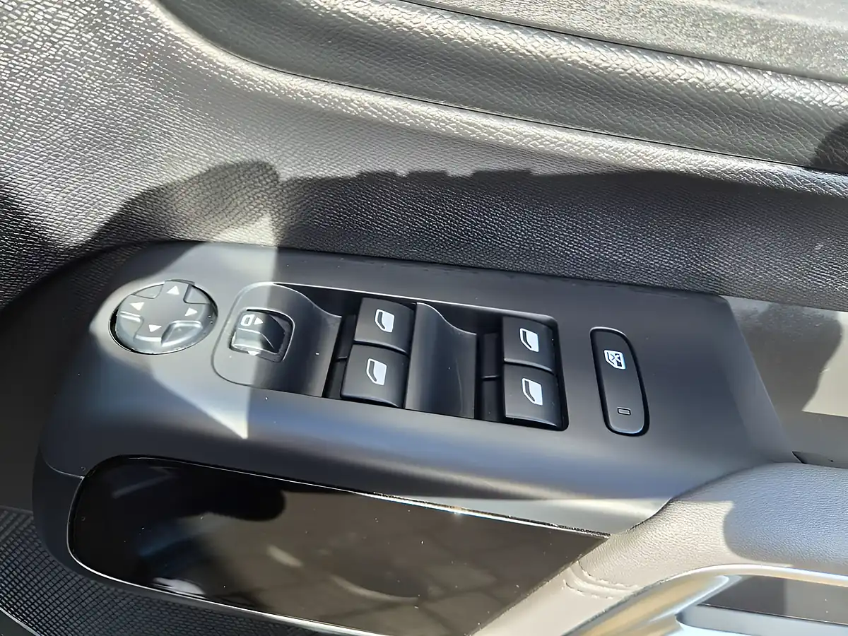 Used 2020 Citroen C5 Aircross Flair Plus Blue - Interior and Exterior details 15