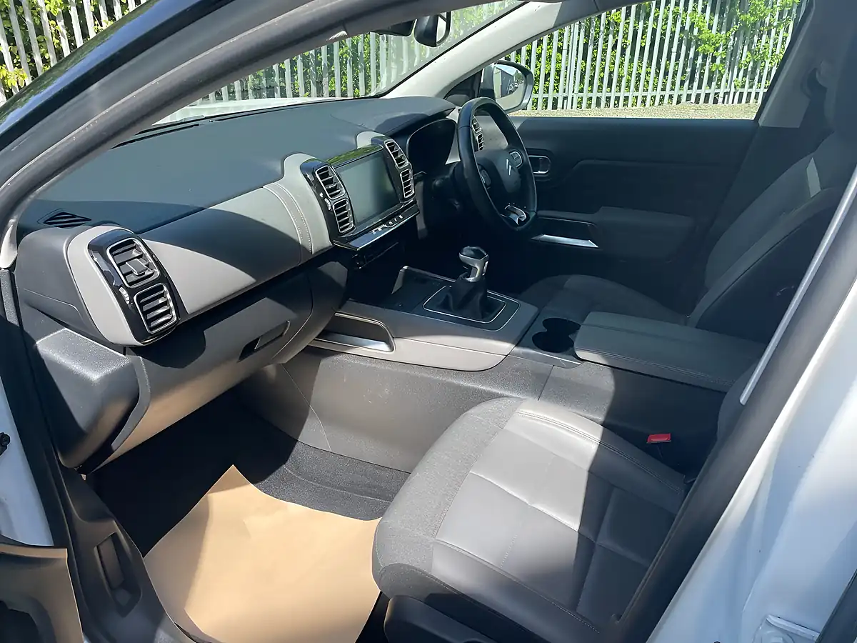 Used 2020 Citroen C5 Aircross Flair White - Interior and Exterior details 12