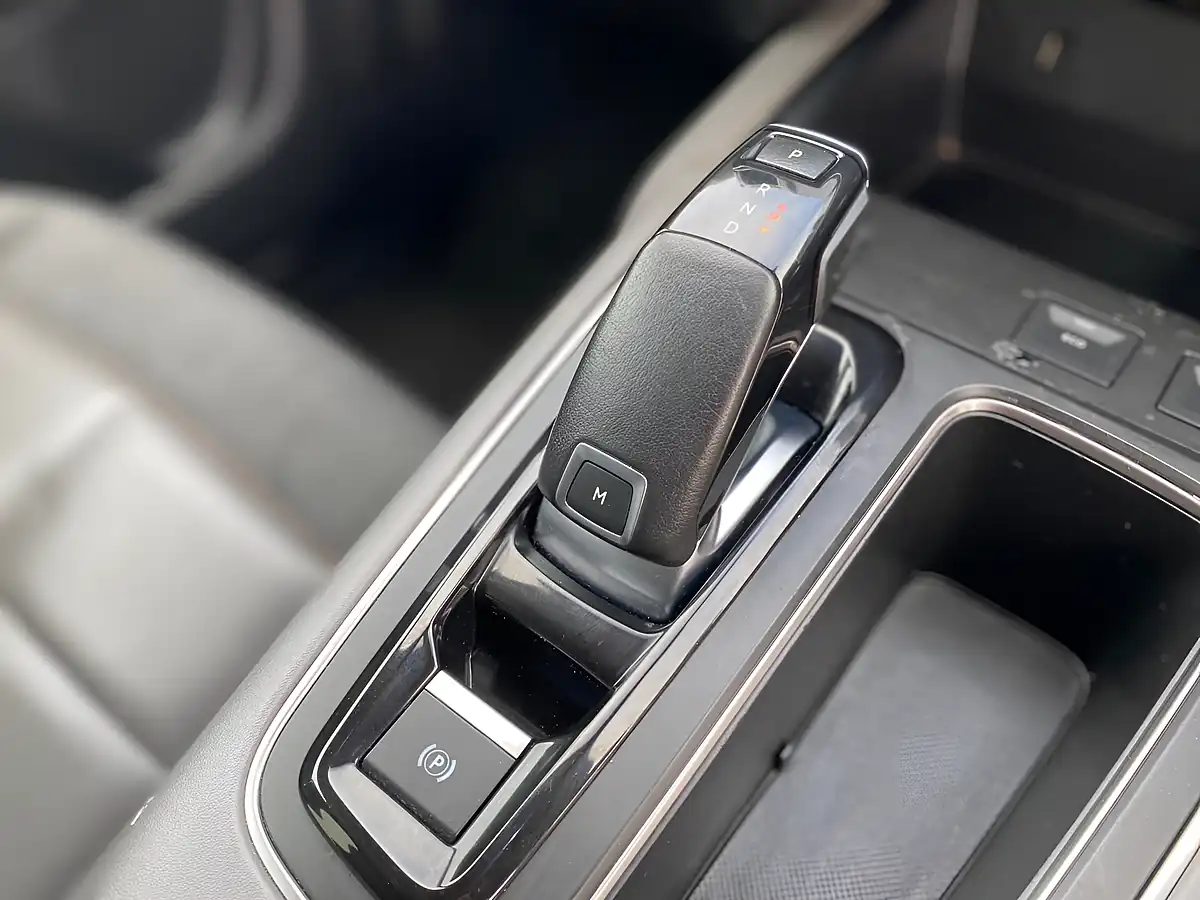 Used 2020 Citroen C5 Aircross Flair White - Interior and Exterior details 4