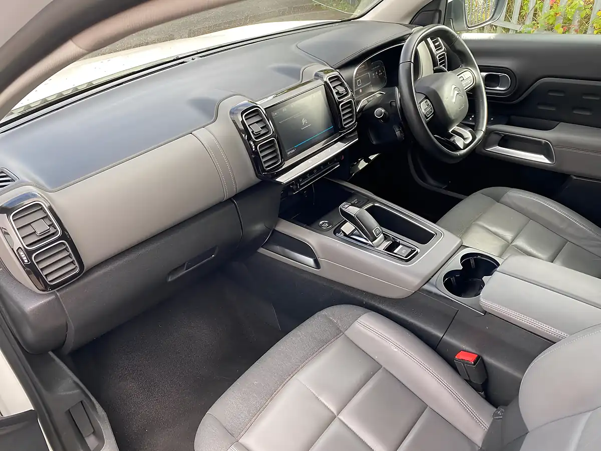 Used 2020 Citroen C5 Aircross Flair White - Interior and Exterior details 6