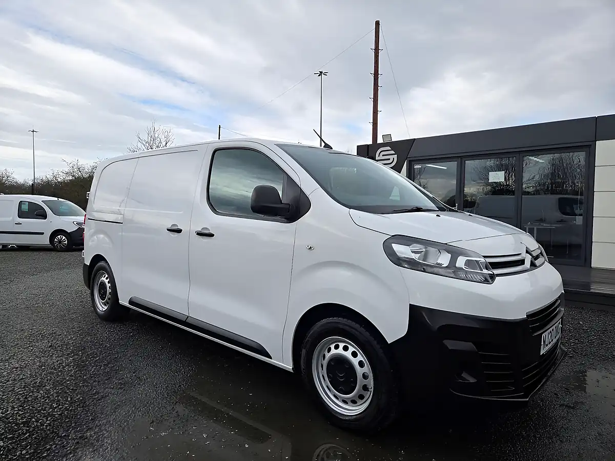Used 2020 Citroen Dispatch 1000 X M White - Front View