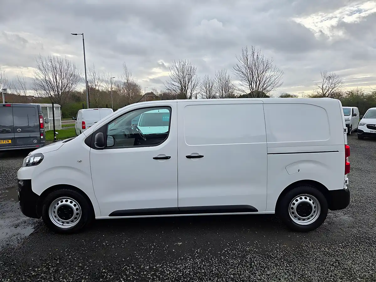Used 2020 Citroen Dispatch 1000 X M White - Interior and Exterior details 11