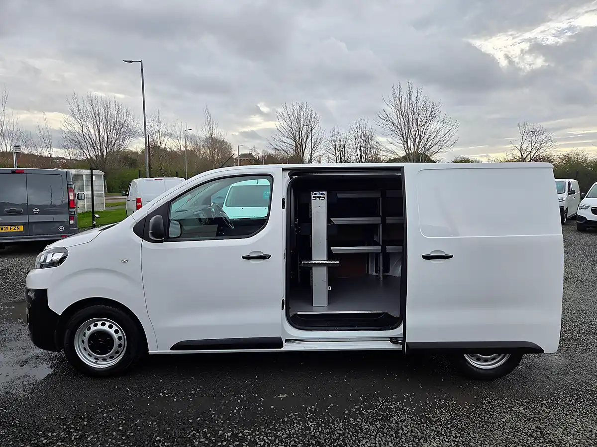 Used 2020 Citroen Dispatch 1000 X M White - Interior and Exterior details 12