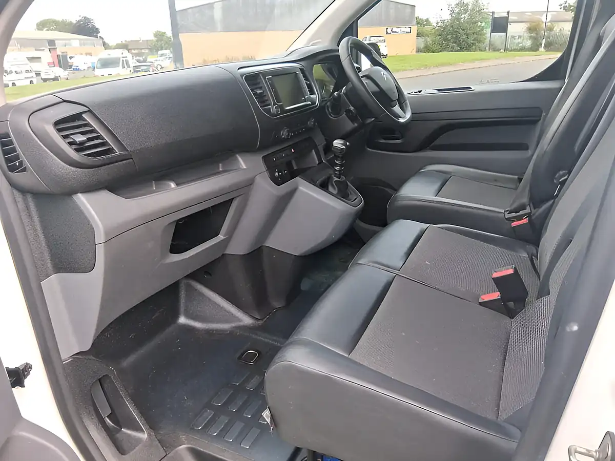 Used 2020 Citroen Dispatch Enterprise M White - Interior and Exterior details 13