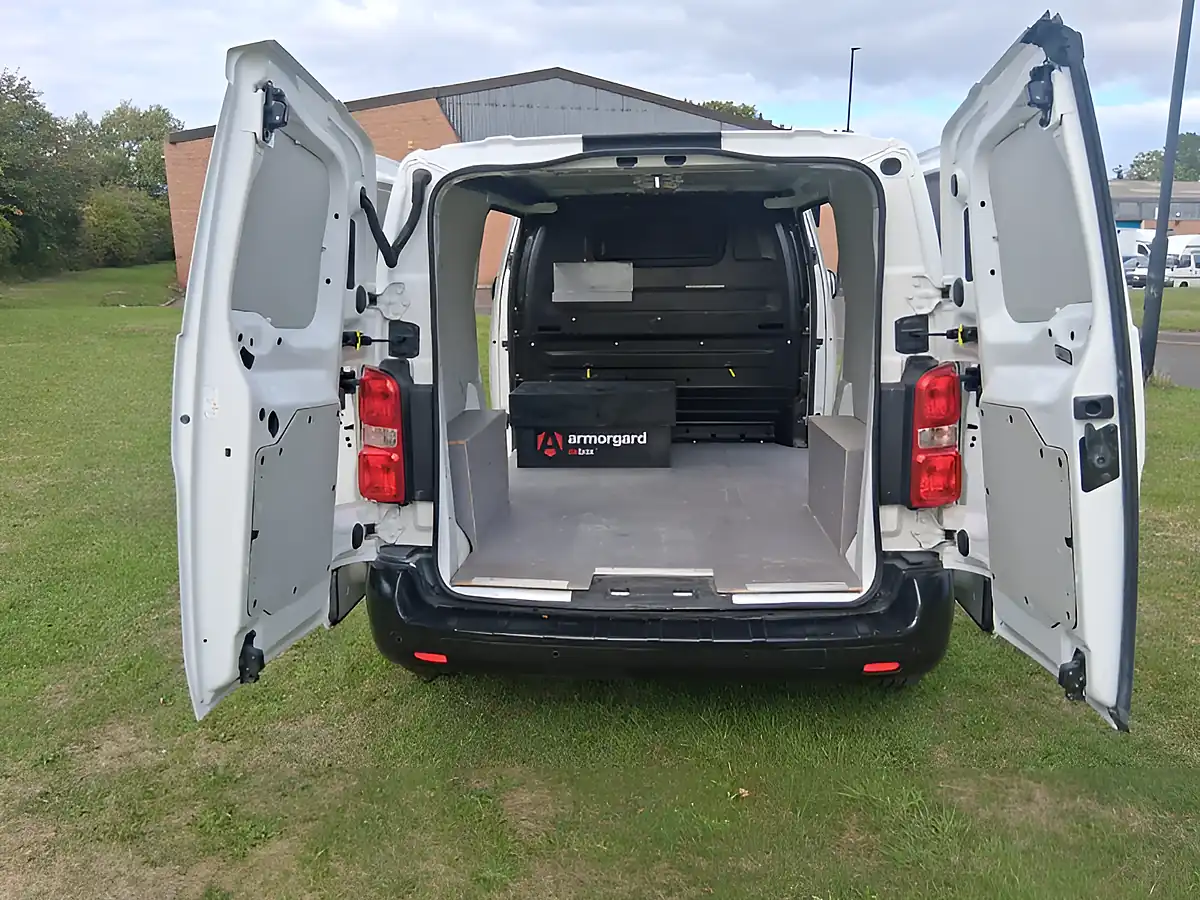 Used 2020 Citroen Dispatch Enterprise M White - Interior and Exterior details 9