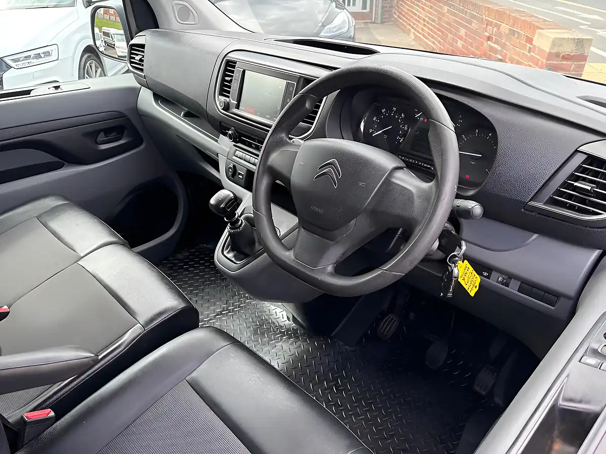Used 2020 Citroen Dispatch Enterprise Xl White - Interior and Exterior details 19