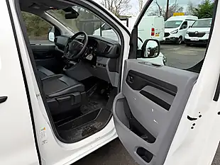 Used 2020 Citroen Dispatch Enterprise Xs White - Interior and Exterior details 11