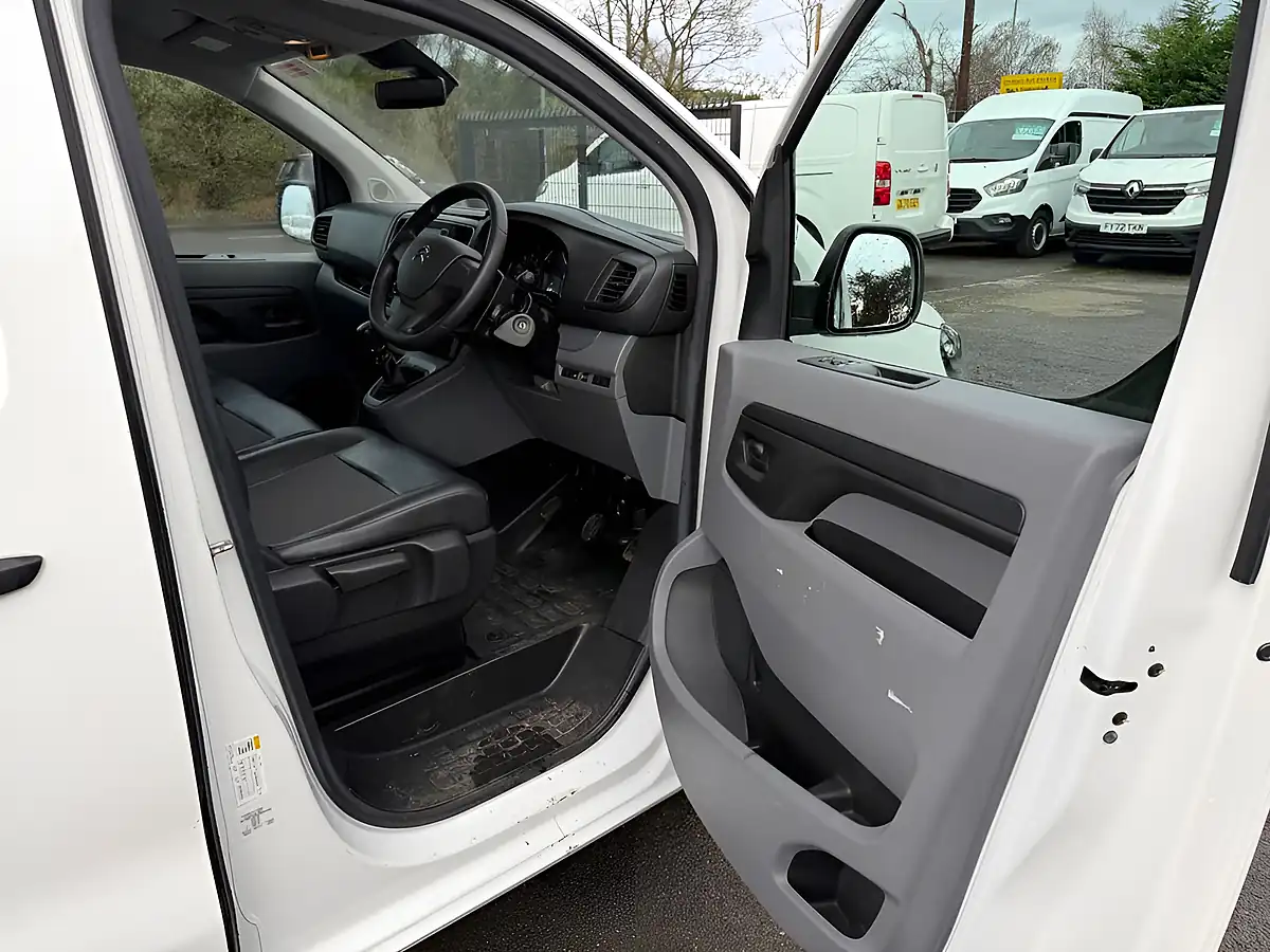 Used 2020 Citroen Dispatch Enterprise Xs White - Interior and Exterior details 11