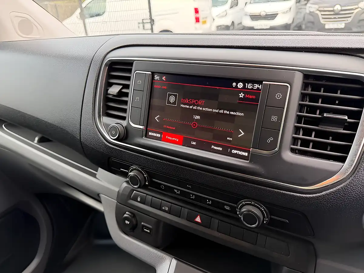 Used 2020 Citroen Dispatch Enterprise Xs White - Interior and Exterior details 15