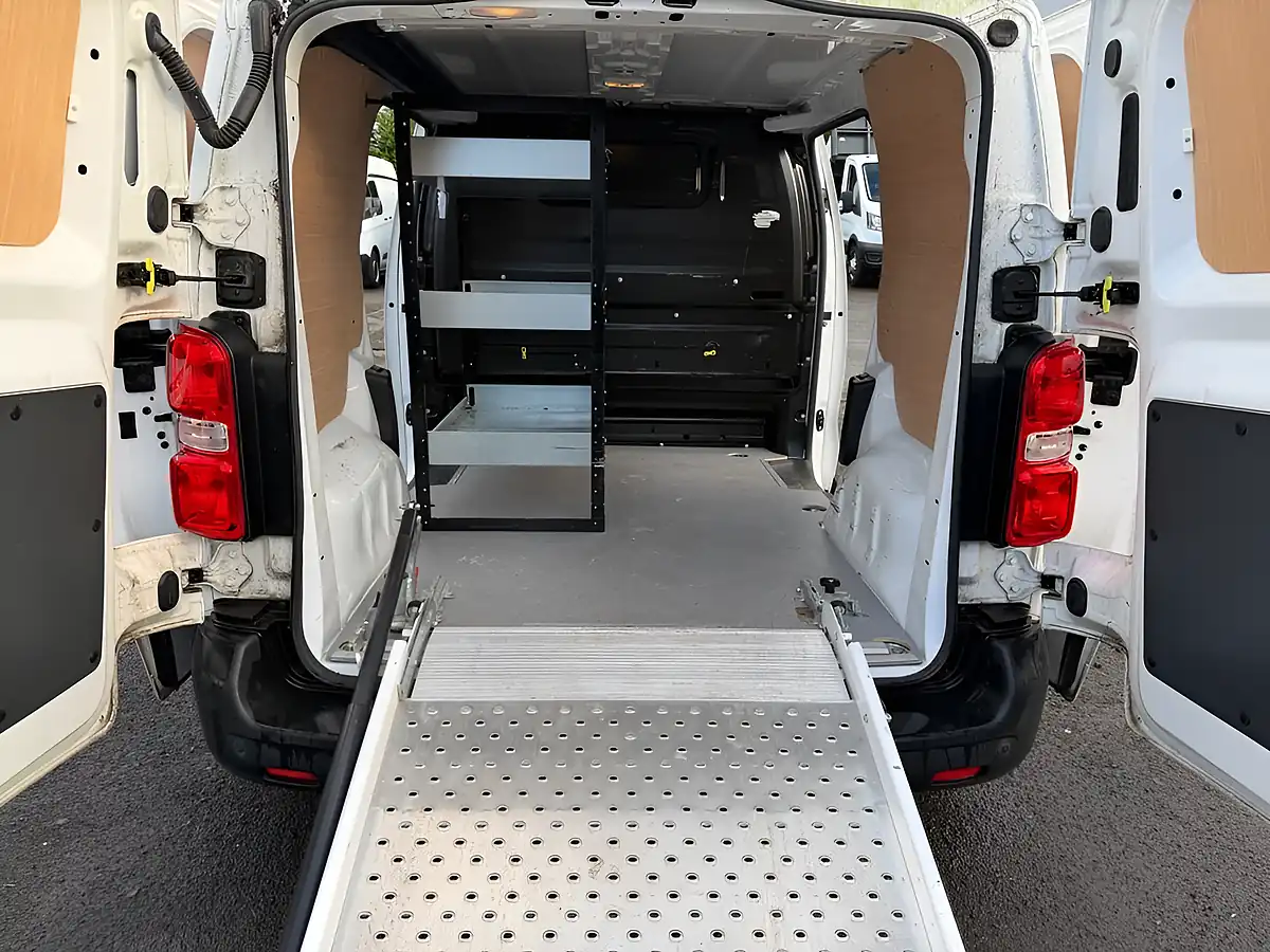 Used 2020 Citroen Dispatch Enterprise Xs White - Interior and Exterior details 20