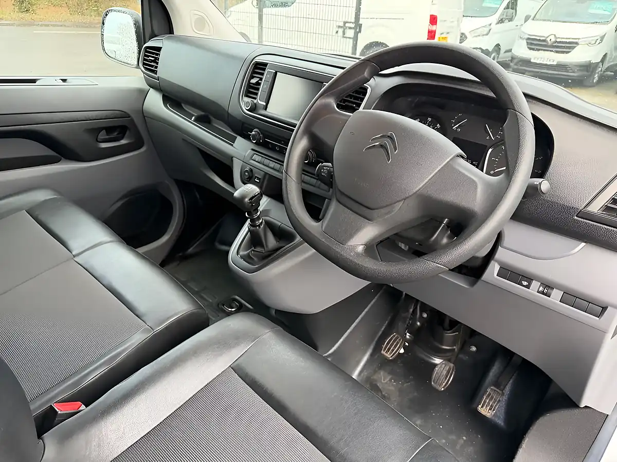Used 2020 Citroen Dispatch Enterprise Xs White - Interior and Exterior details 3