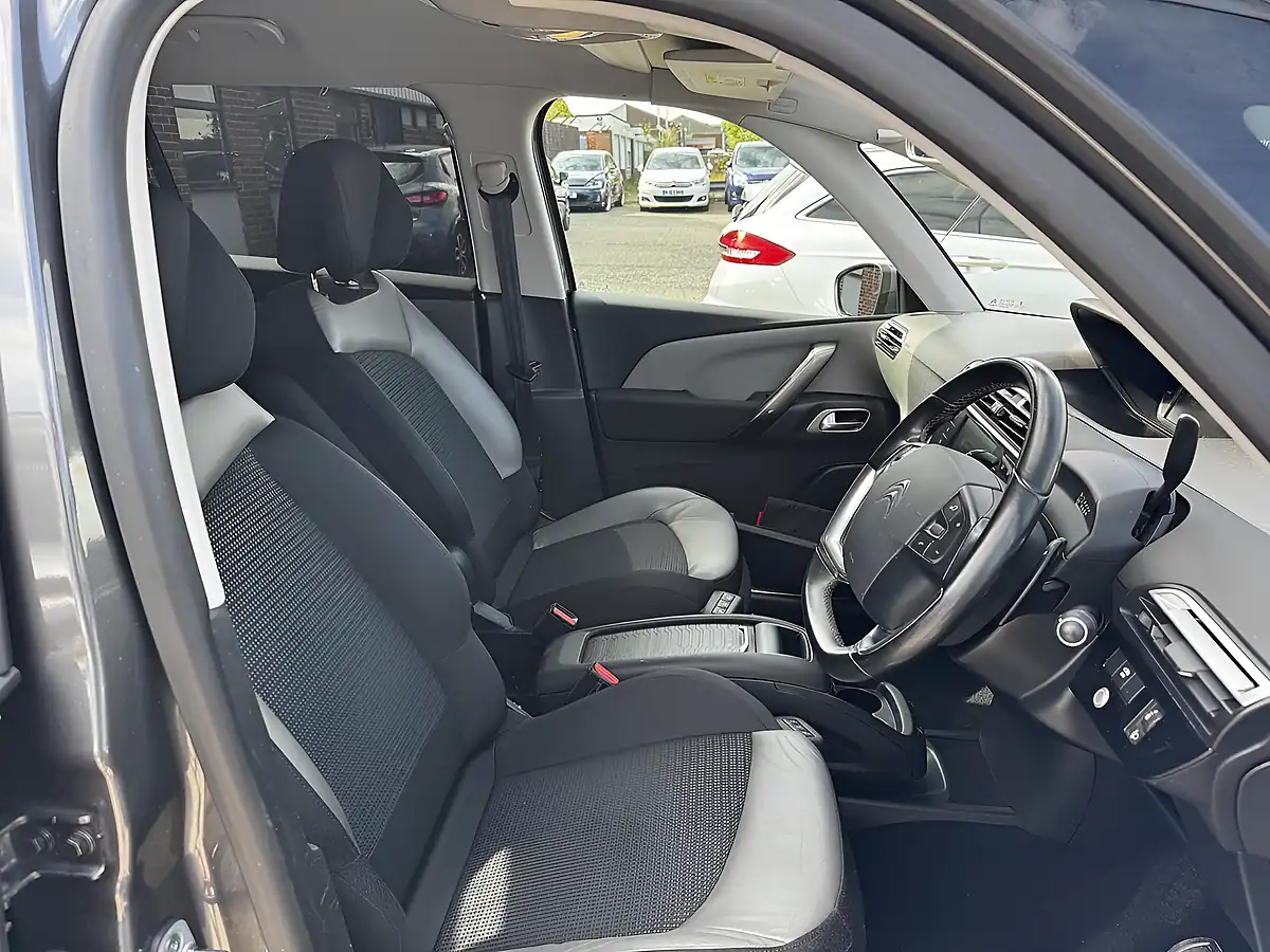 Used 2020 Citroen Grand C4 Spacetourer Feel Plus Platinum Grey Met - Interior and Exterior details 2