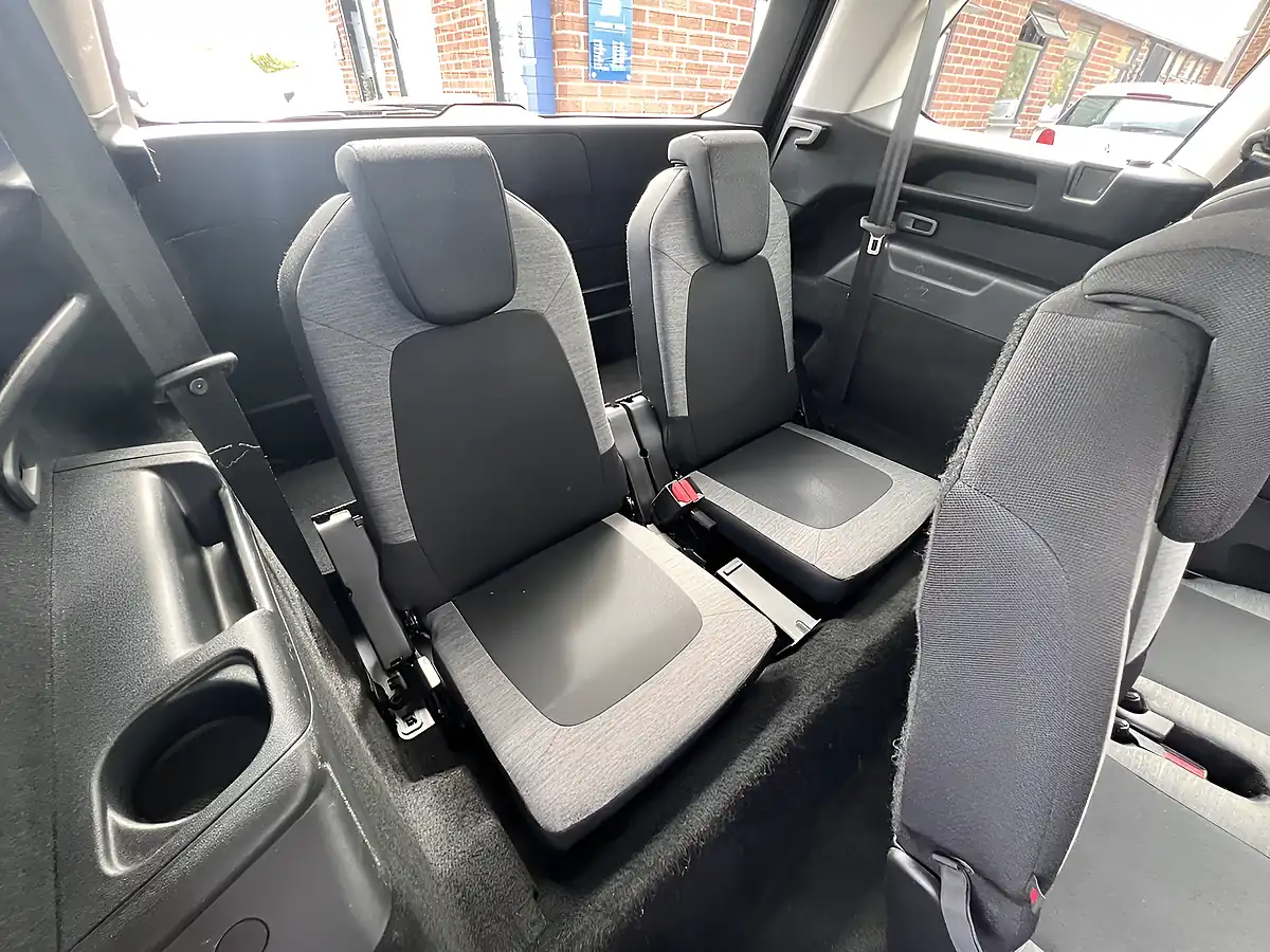 Used 2020 Citroen Grand C4 Spacetourer Touch Plus Polar White - Interior and Exterior details 5