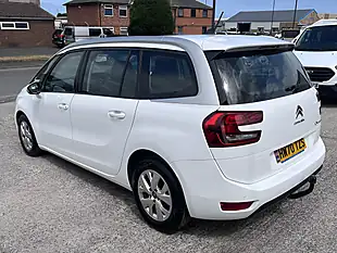 Used 2020 Citroen Grand C4 Spacetourer Touch Plus Polar White - Interior and Exterior details 9